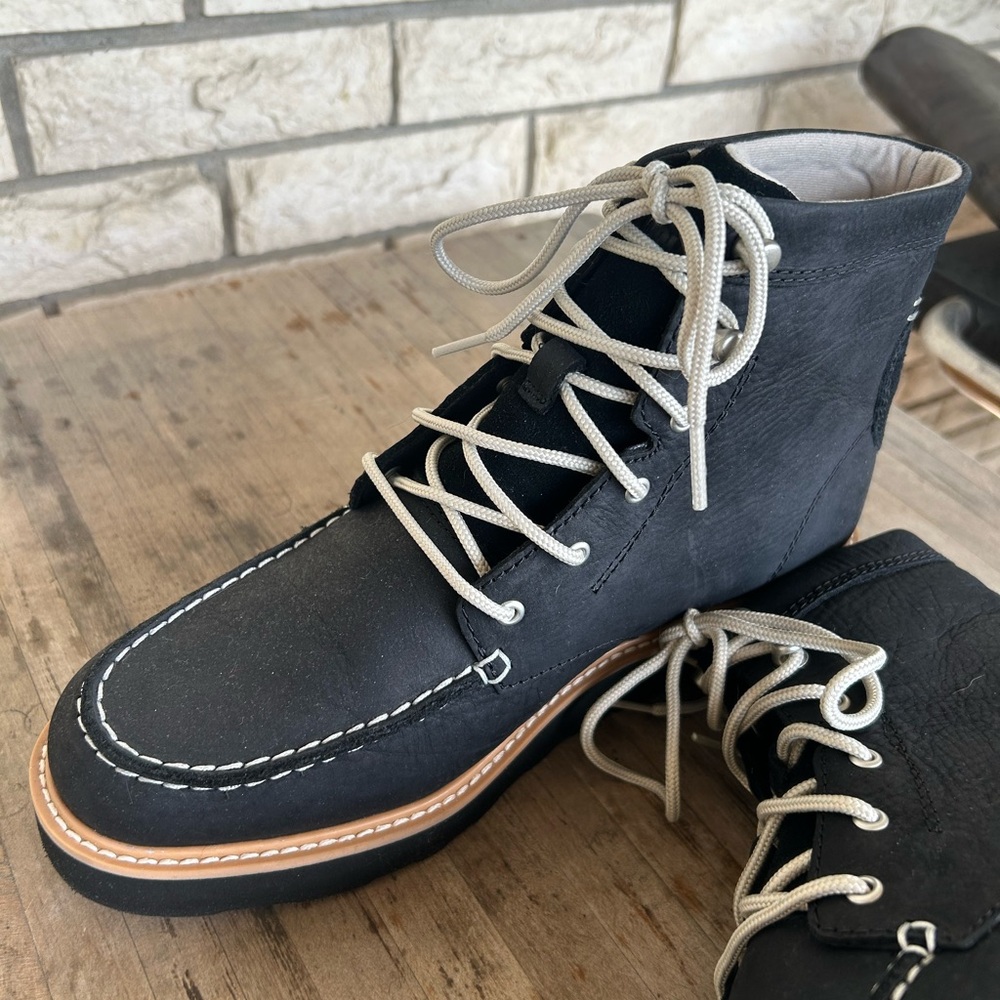 Kodiak Black Leather Boots - Picture 3 of 5